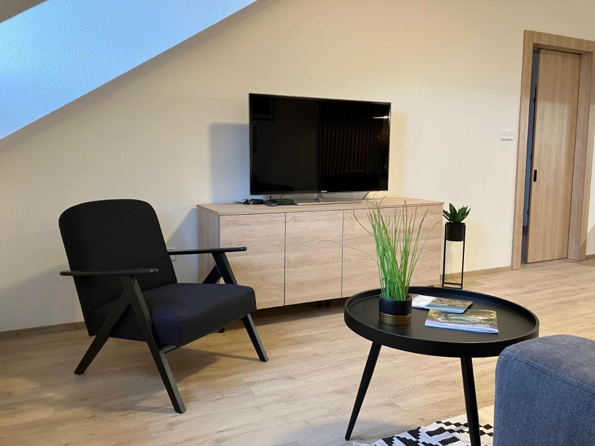 Apartman Nahore Vacov Bagian luar foto