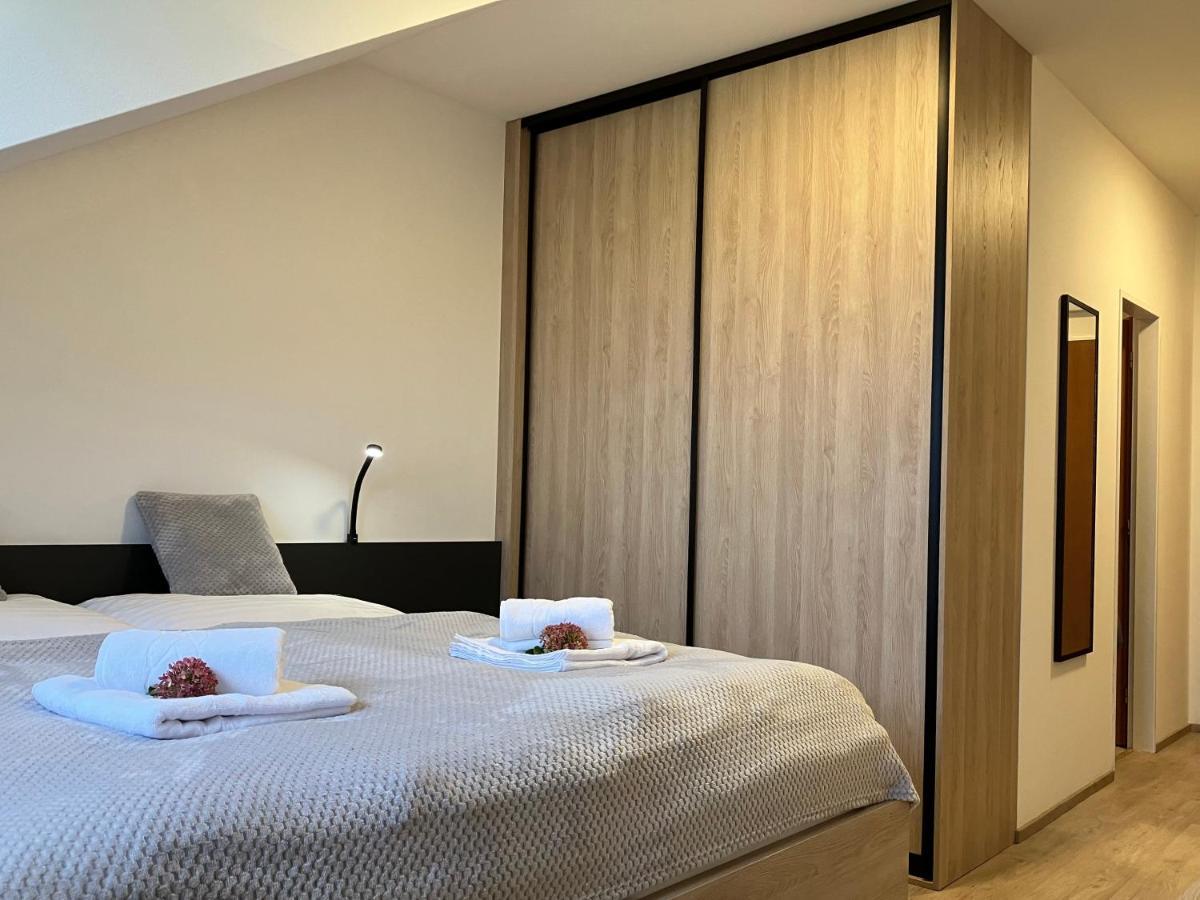 Apartman Nahore Vacov Bagian luar foto