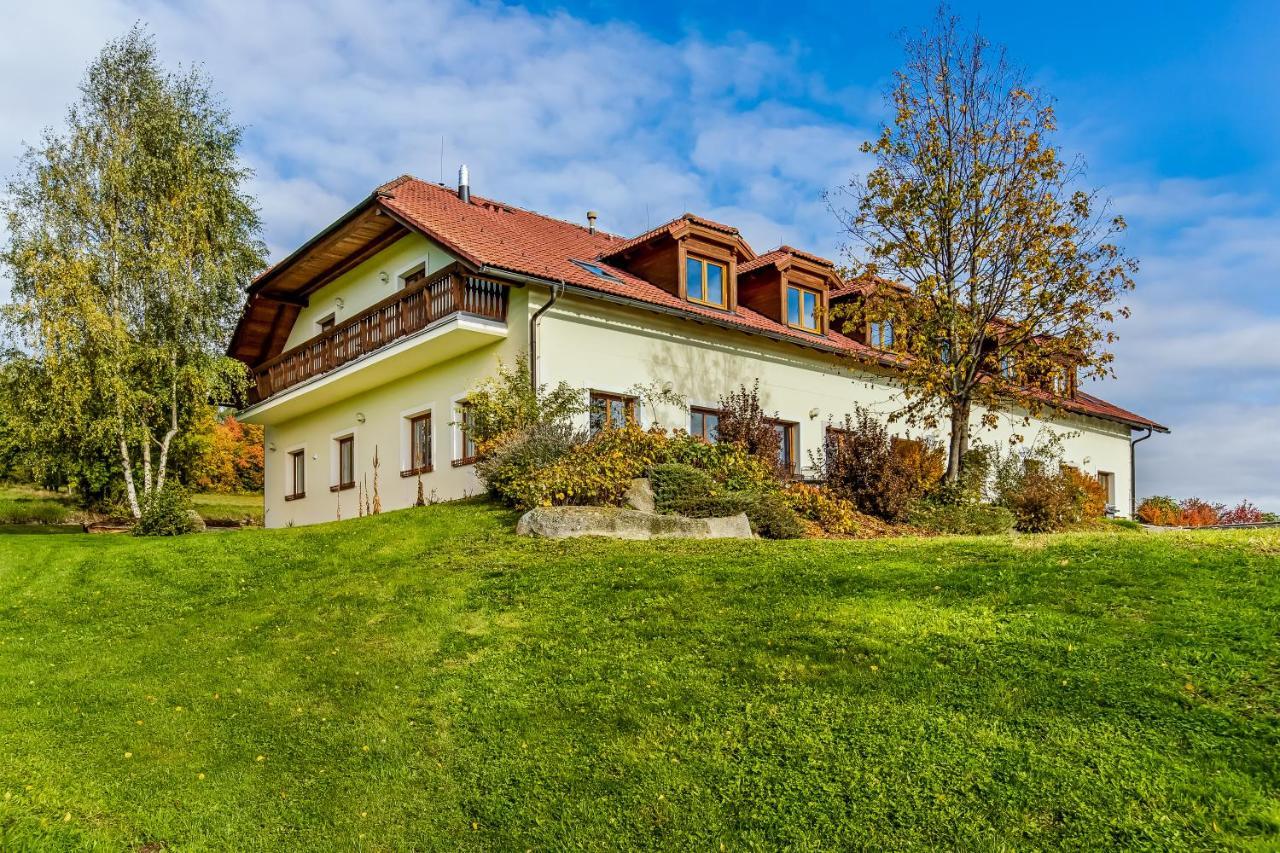 Apartman Nahore Vacov Bagian luar foto